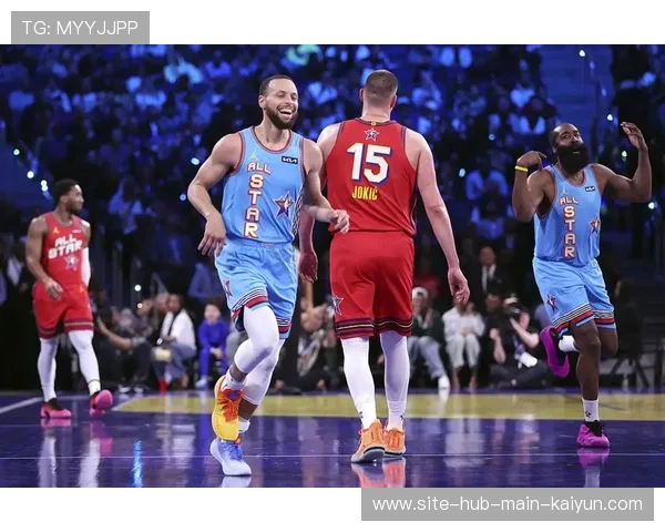 全明星周末前瞻:库里伤缺影响美国队 世界队内线占优 全明星周末前瞻:库里伤缺影响美国队 世界队内线占优